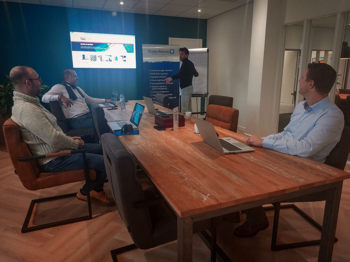 Vastware en Raderadvies werken samen